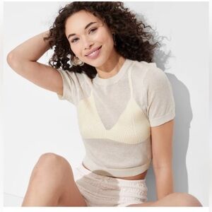 NWOT Wild Fable Cream Short Sleeve Sweater Crop Top. Size S.